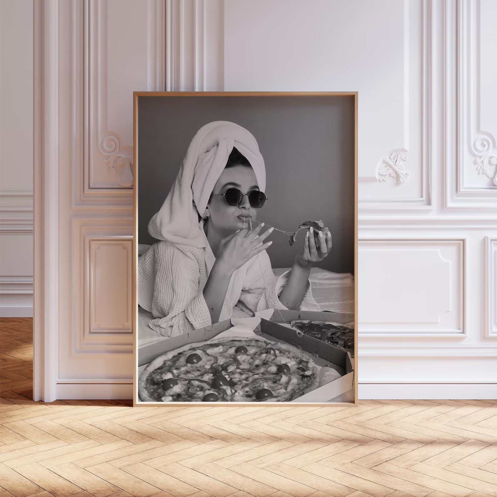Siyah & Beyaz Pizza Kadın Posteri - Siyah & Beyaz Posterler No.14